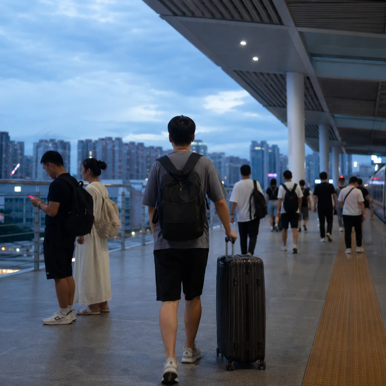 上次七月从贵阳绕到昆明,我才把暑假旅行走顺了