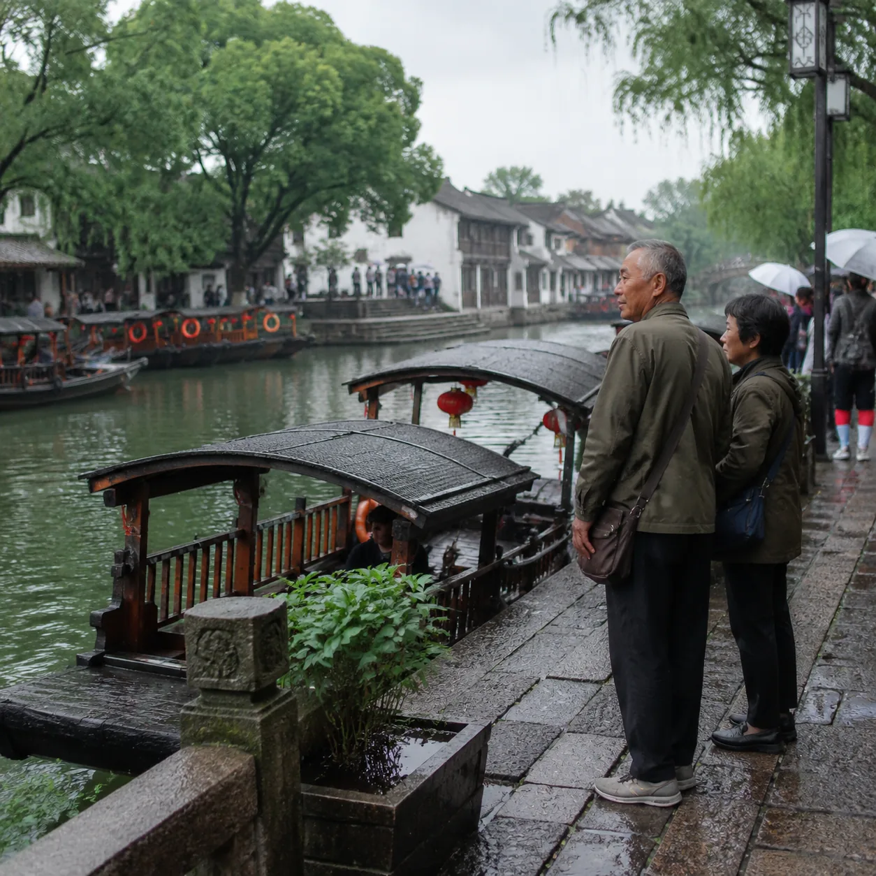 和爸爸在周庄躲雨的半天，我第一次发现他其实比我更会旅行