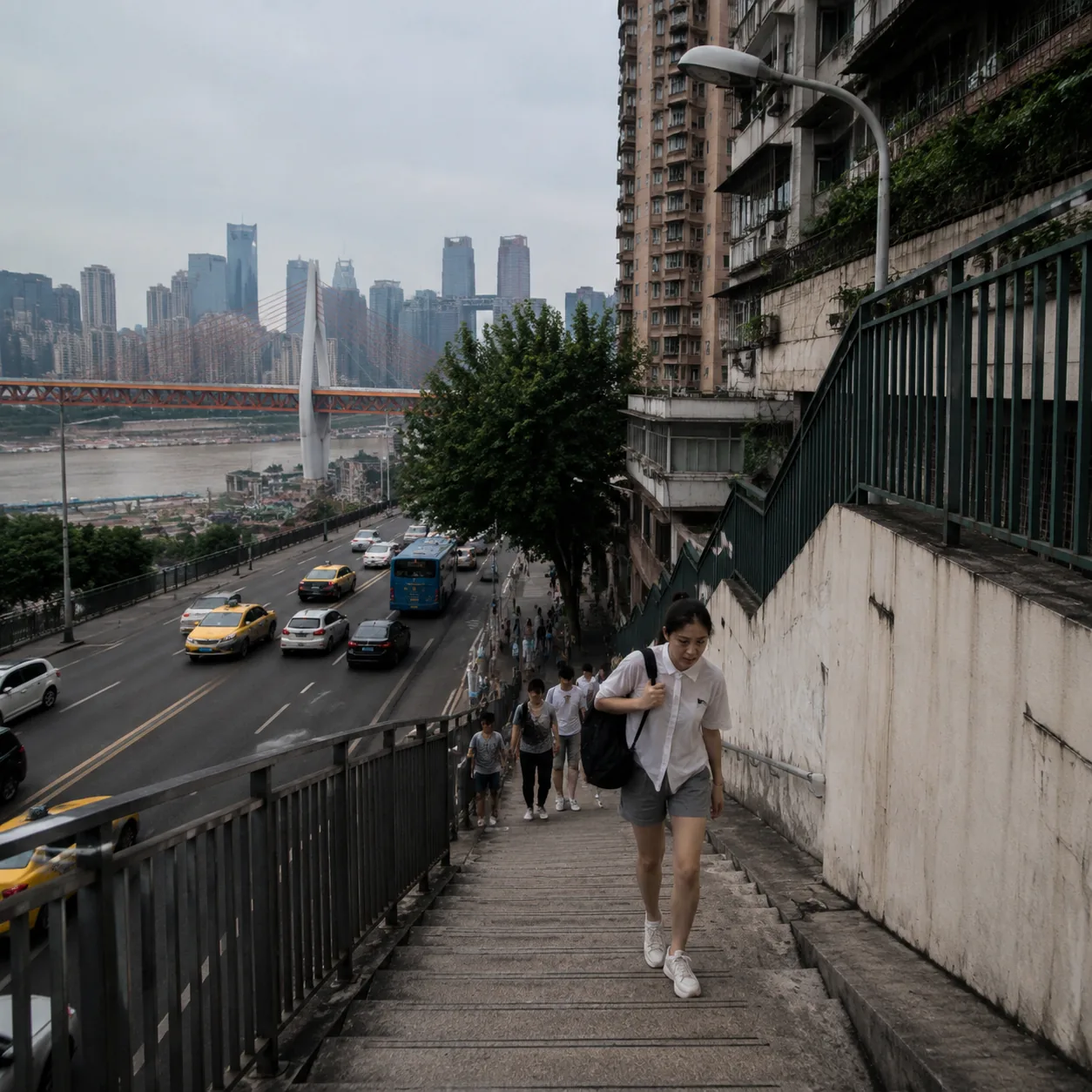 山城重庆那条上坡路,教我别低估城市地形
