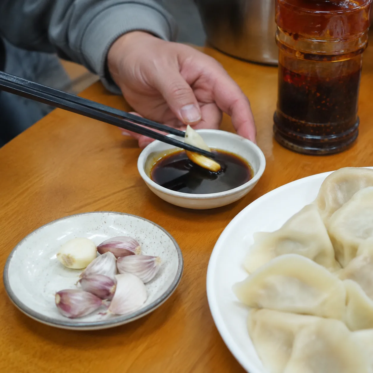 北方饺子馆的醋碟,让我学会观察别人怎么吃