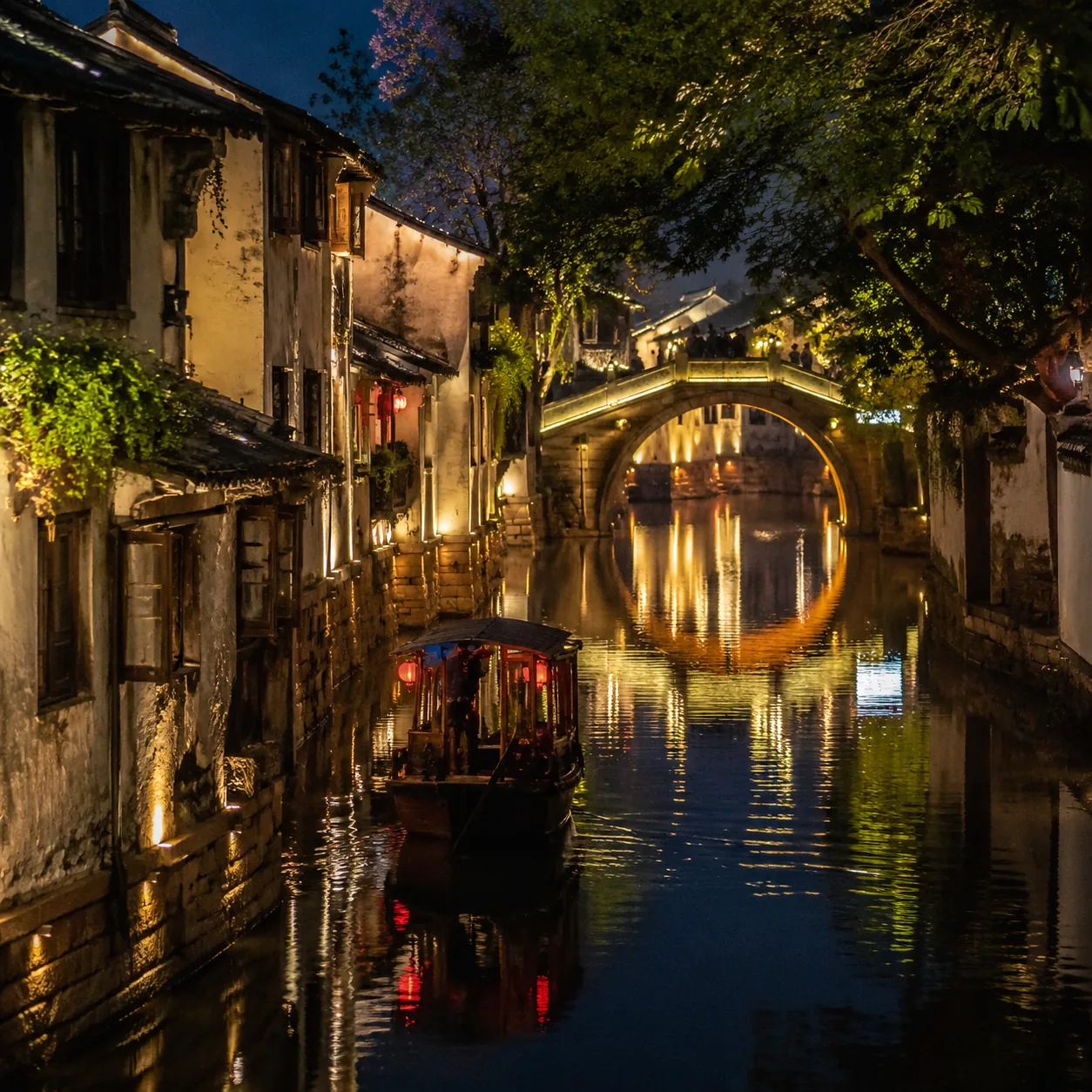 苏州夜里最会骗人的,不是方向,而是那种“看着很轻松”的安静