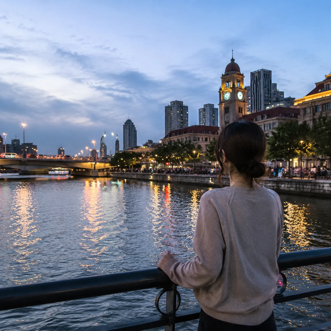 天津海河边的傍晚，不适合用打卡速度走完