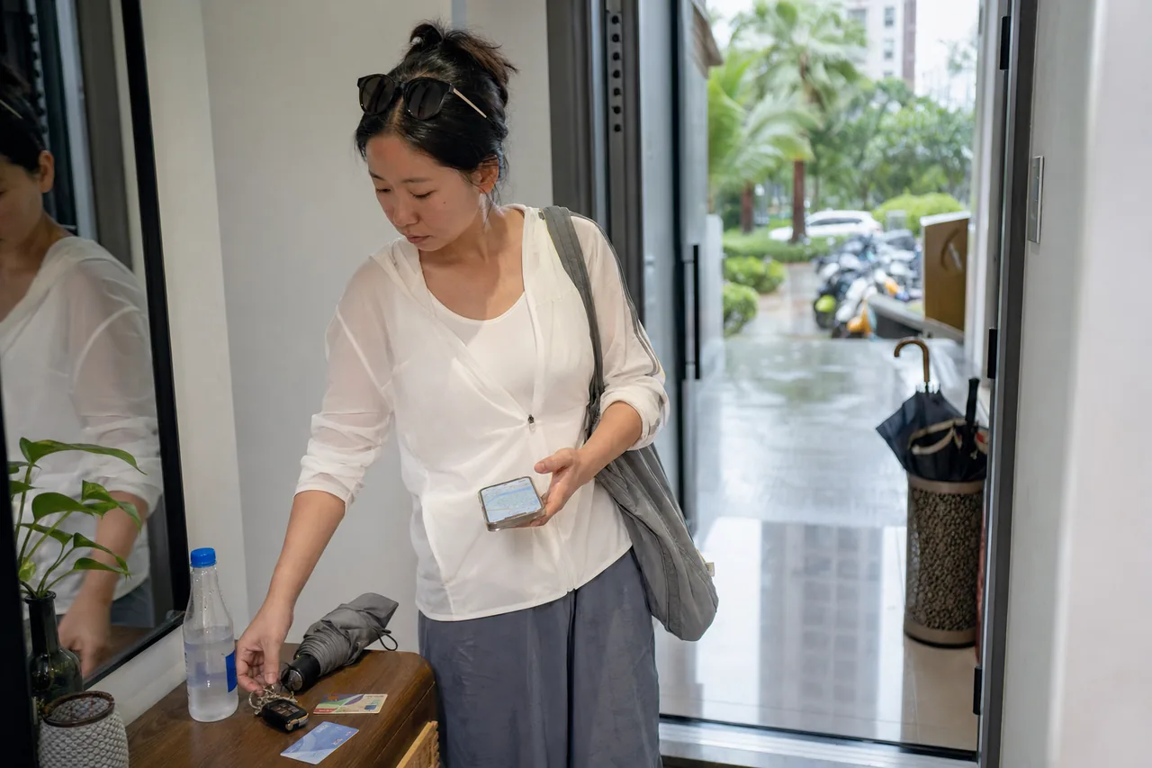 海口出门前那几分钟,天气、潮气和路线都先挤进了手机里
